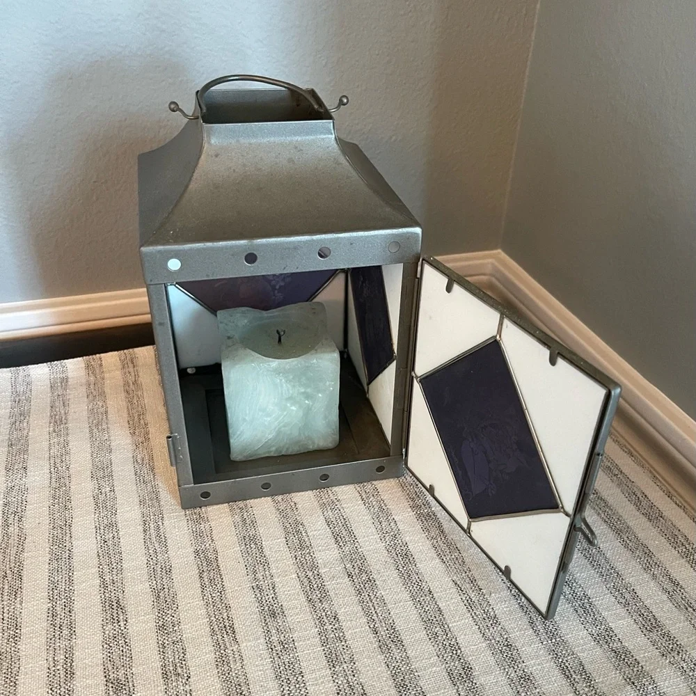 Elegant White & Blue Stain Glass Lantern